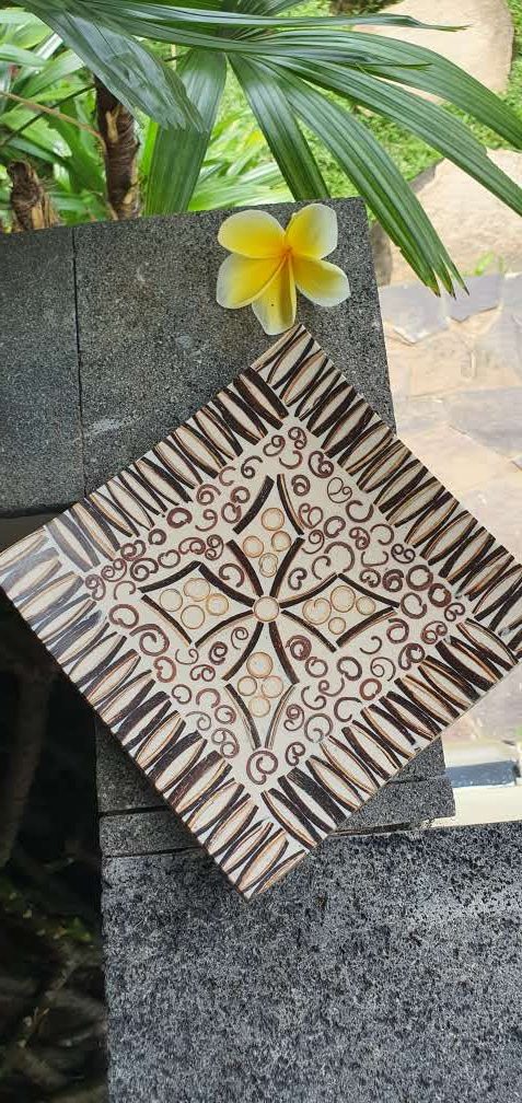 Illatos, fahéjbetétes tál, világos