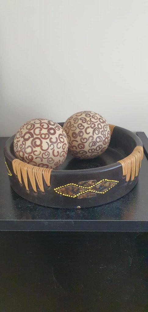 Fekete kerámia tál-tengeri fűvel