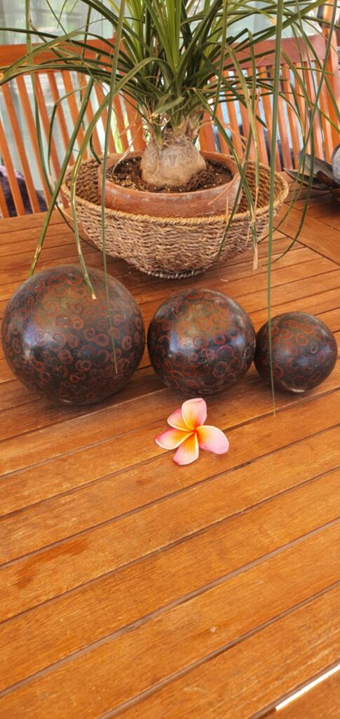 Illatos, kézműves, fa golyók, fahéj berakással-3 méretben