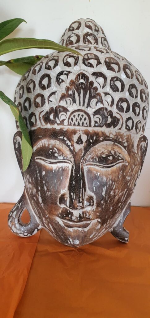 Kézi faragású Budha fej