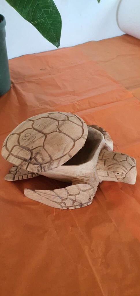 Teknős asztali tartó-suarfa