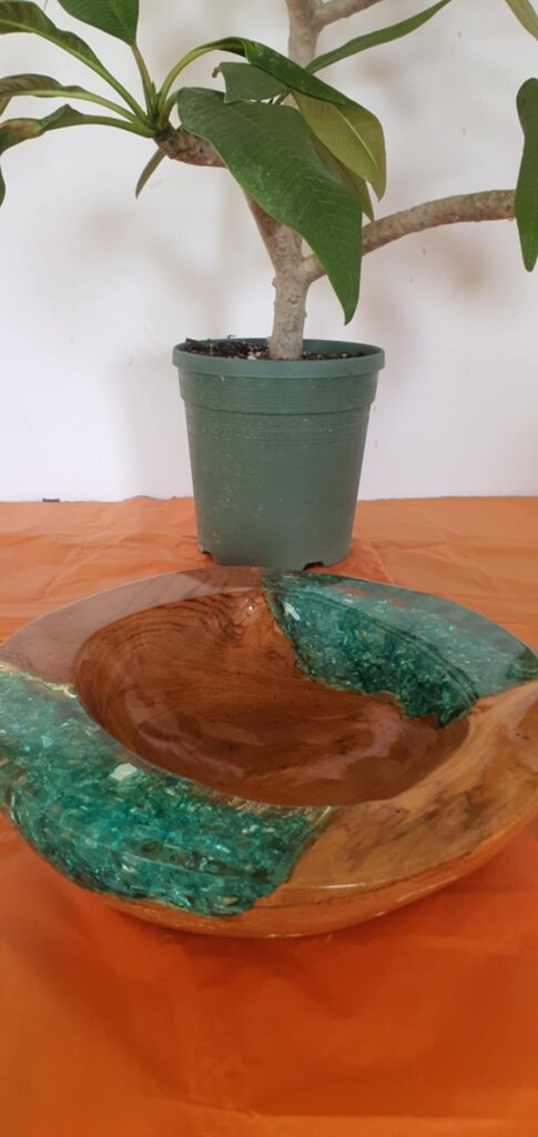 Teak-műgyanta tál- kézi faragású